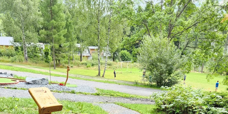 Vstup na 18jamkový adventure minigolf pro děti, dospělé i celou rodinu