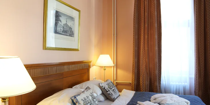 Odpočinek v Karlových Varech: lázeňský hotel s polopenzí, procedurami a saunou