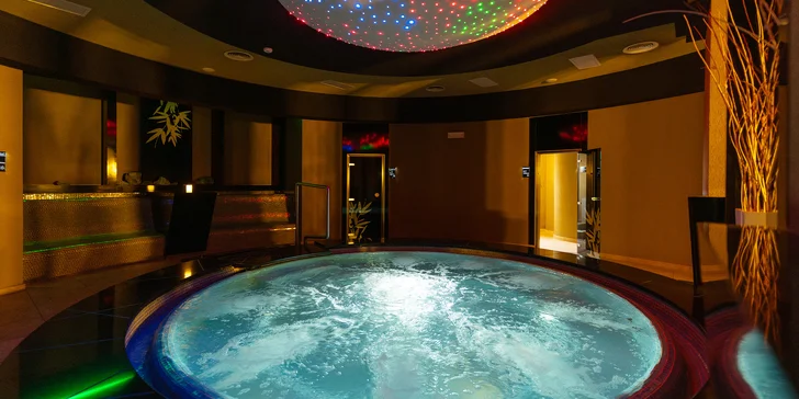 2,5hodinový vstup do wellness se saunami a vířivkou a káva pro 2 osoby