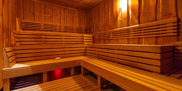 2,5hodinový vstup do wellness se saunami a vířivkou a káva pro 2 osoby