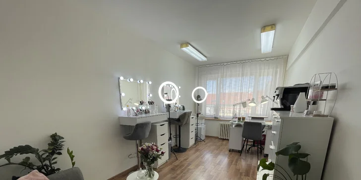 Laminace obočí a lash lifting řas včetně barvení a výživy v centru Prahy