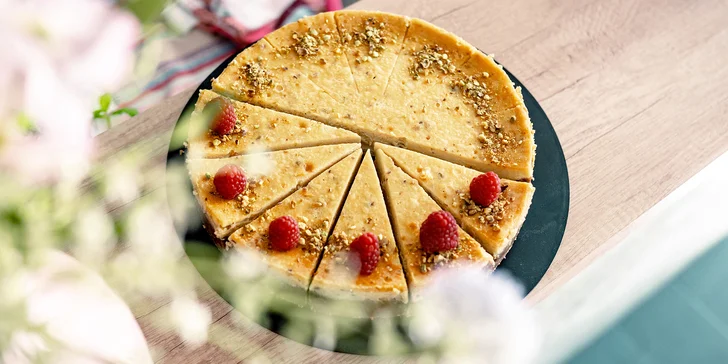 Cheesecake dle denní nabídky a káva dle výběru pro 1 či 2 osoby v kavárně na Vinohradech