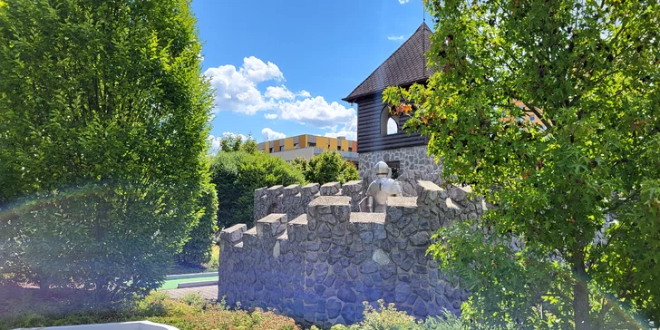 Minigolf v pohádkovém světě: vstupné pro dvojice i rodinu