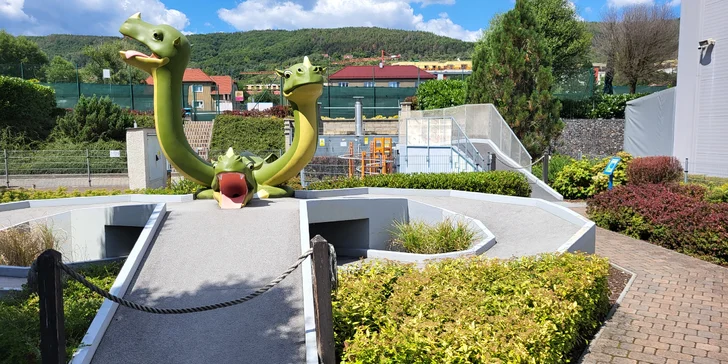 Minigolf v pohádkovém světě: vstupné pro dvojice i rodinu
