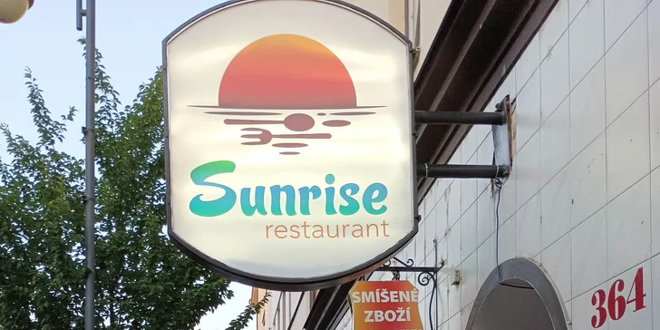 Voucher až na 1000 Kč na jakákoliv jídla i nápoje v asijské restauraci Sunrise