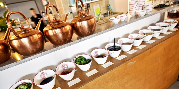 Uvařte si sami: masový talíř nebo mořské plody v autentické hotpot restauraci Nali