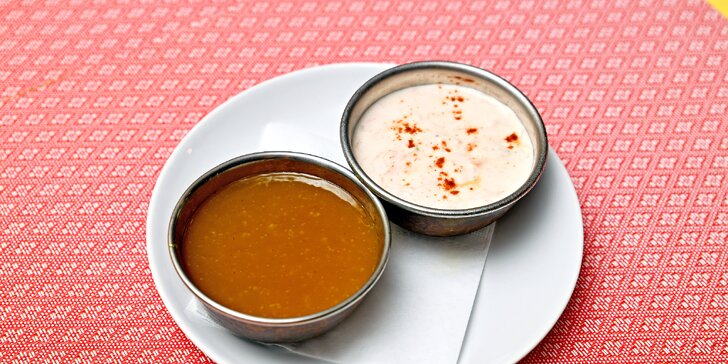 Degustační menu v Curry Tikka: kuřecí momtazi, galeb juman i mango lassi