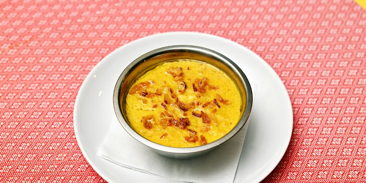 Degustační menu v Curry Tikka: kuřecí momtazi, galeb juman i mango lassi
