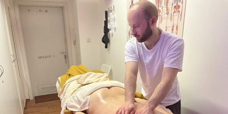 Masírování klasickou technikou nastartuje regeneraci těla a uvolní ztuhlé svaly.