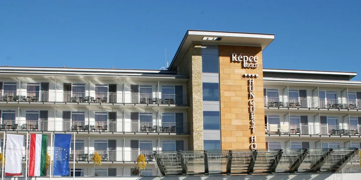 Na 3 noci se ubytujete ve 4* hotelu Hunguest Bük s přímým vstup do lázeňského areálu (přeš krytou spojovací chodbu).