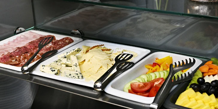 Snídaně all you can eat v prvorepublikovém bistru v centru Prahy pro 1 či 2 osoby