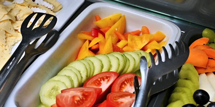Snídaně all you can eat v prvorepublikovém bistru v centru Prahy pro 1 či 2 osoby