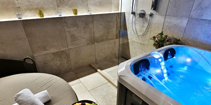 5* luxus pro 2 osoby: privátní spa se saunou a vířivkou i skvělé jídlo