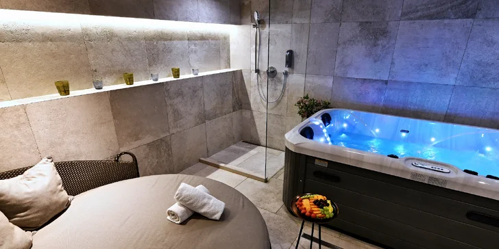 5* luxus pro 2 osoby: privátní spa se saunou a vířivkou i skvělé jídlo