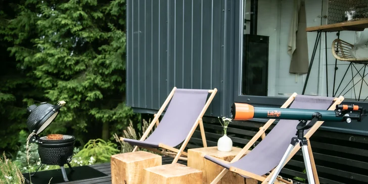 Nádherný tiny house v Jizerkách: koupelna, vybavená kuchyně, snídaňová bedýnka, terasa a klid