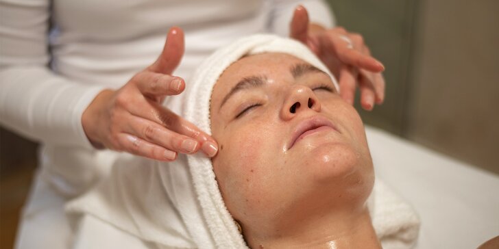 Základní či relaxační ošetření pleti, chemický peeling i masáž obličeje dle výběru