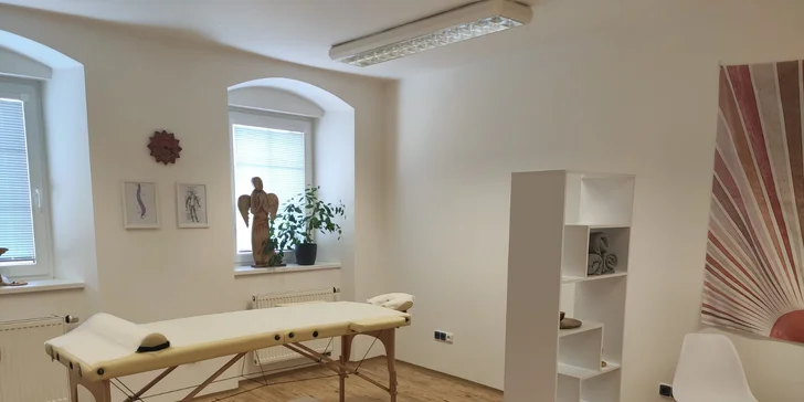 Masáž hlavy, zad a šíje, dolních končetin, celého těla i Breussova masáž