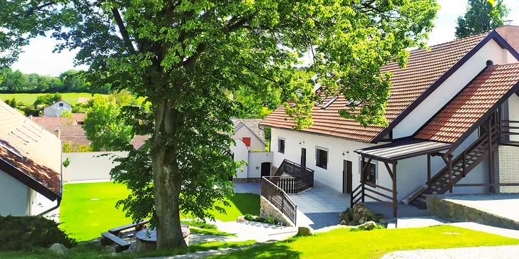 Ubytování v penzionu na statku Český dvůr: snídaně a jízda na koni