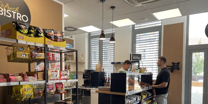 Velké caffé latte a minipečivo dle výběru pro 1 nebo 2 osoby