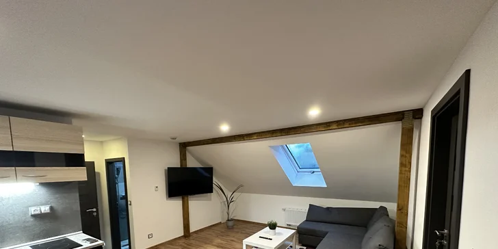 Apartmány u Trutnova pro dva i rodinu: kuchyňka, moderní prostory a možnost wellness