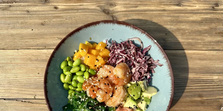 Poke bowl podle výběru ze 6 druhů i sushi sety na odnos s sebou