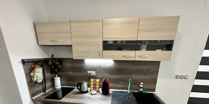 Apartmány u Trutnova pro dva i rodinu: kuchyňka, moderní prostory a možnost wellness
