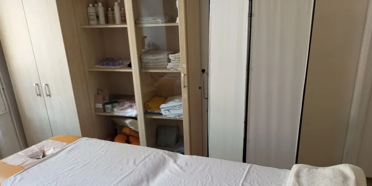 Relaxační balíčky: masáže šíje a hlavy i plosek nohou či zad, rašelinové zábaly i bylinné koupele