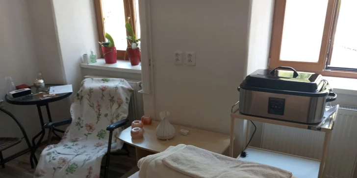 Relaxační balíčky: masáže šíje a hlavy i plosek nohou či zad, rašelinové zábaly i bylinné koupele