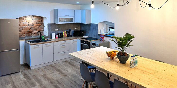 Apartmány u Trutnova pro dva i rodinu: kuchyňka, moderní prostory a možnost wellness