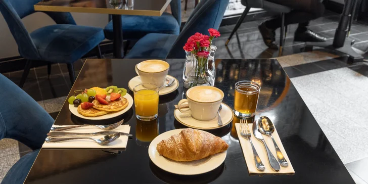 Snídaně all you can eat v prvorepublikovém bistru v centru Prahy pro 1 či 2 osoby