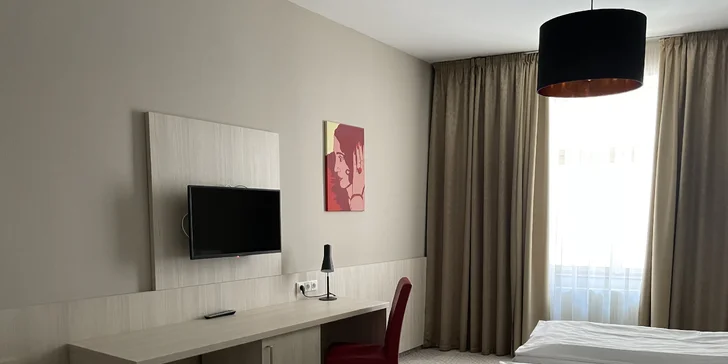 4* hotel ve stylu první republiky: pobyt se snídaní v pokoji či luxusním apartmá v centru Prahy