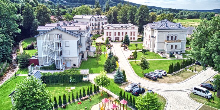 Luxusní hotel v lázeňském městě v polských Jizerkách: neomezený wellness, jídlo, dětské herny