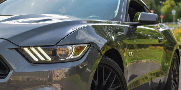 Legendární Ford Mustang V8 v originální USA verzi: projížďka na 20 minut i zapůjčení na 12 hodin