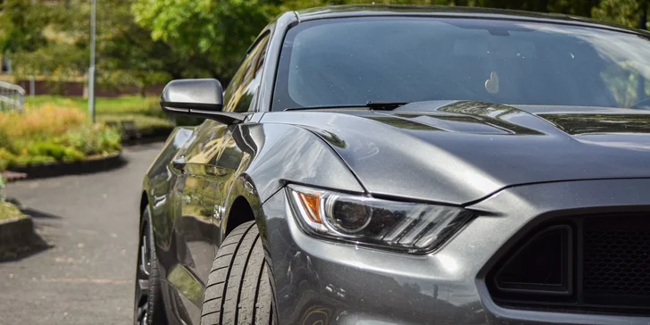 Legendární Ford Mustang V8 v originální USA verzi: projížďka na 20 minut i zapůjčení na 12 hodin