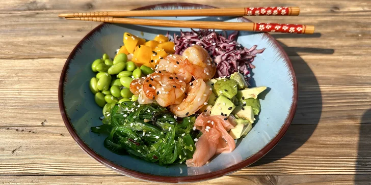 Poke bowl podle výběru ze 6 druhů i sushi sety na odnos s sebou
