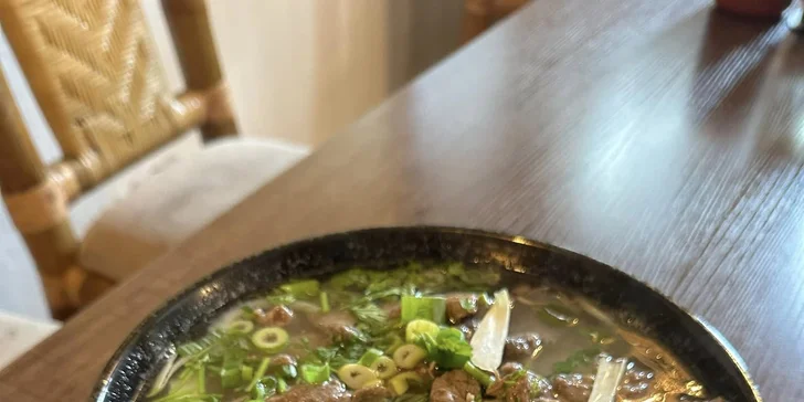 Dvouchodové asijské menu podle výběru a nápoj pro 1 či 2 osoby
