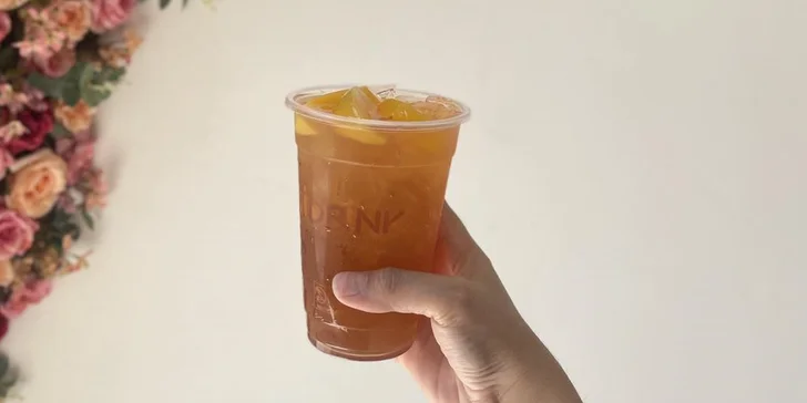 Osvěžení na Žižkově: ledový i mléčný čaj či speciální drink s topingem dle výběru