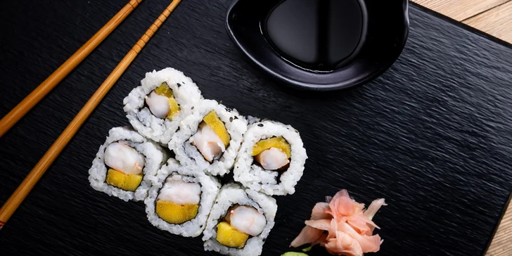 Poke bowl podle výběru ze 6 druhů i sushi sety na odnos s sebou