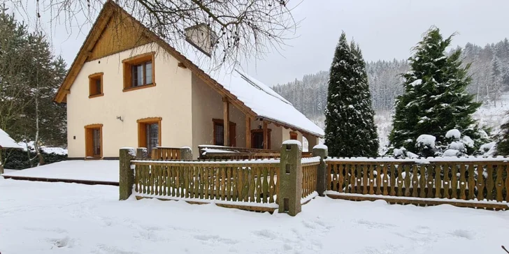 Chalupa v Krkonoších až pro 15 osob: zahrada a vybavená herna