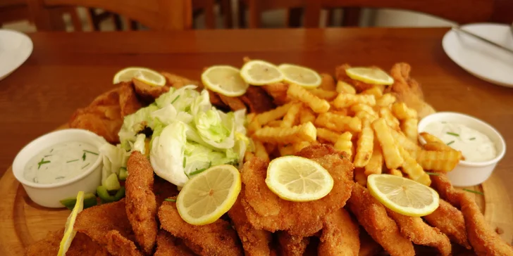 Řízkové prkno o váze až 1,5 kg, hranolky a dipy: stripsy, kotleta a kuřecí