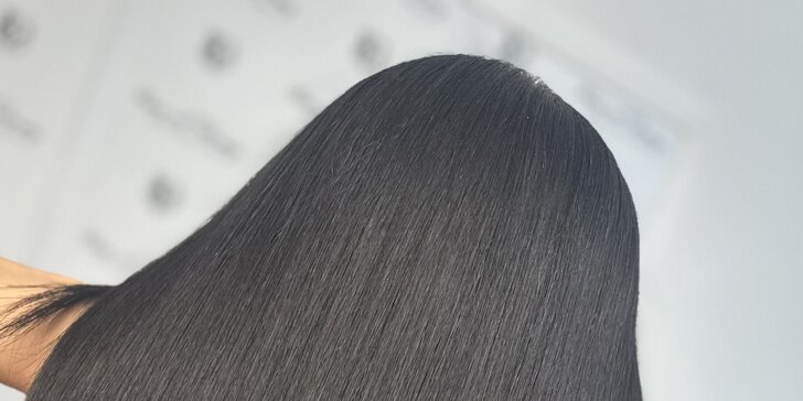 Brazilský keratin nebo intenzivní výživa vlasů pro lesk a sílu vlasů včetně střihu
