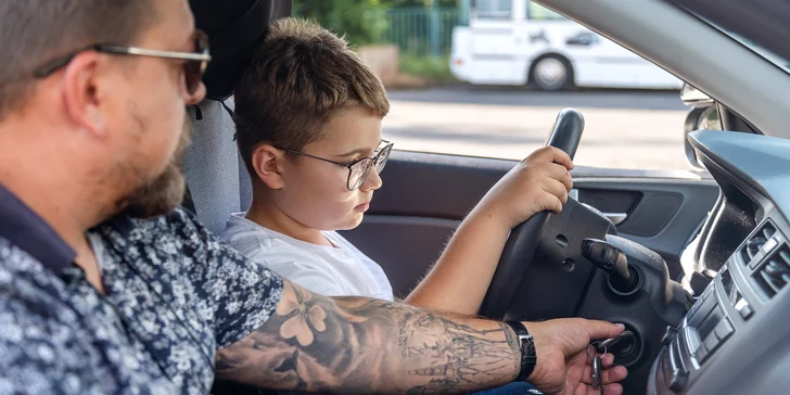 Autoškola pro děti od 5 do 18 let: 15–40 minut jízdy na cvičné ploše