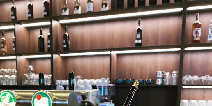 Otevřené vouchery na 300–1500 Kč na cokoli v asijské restauraci Miss Hanoi
