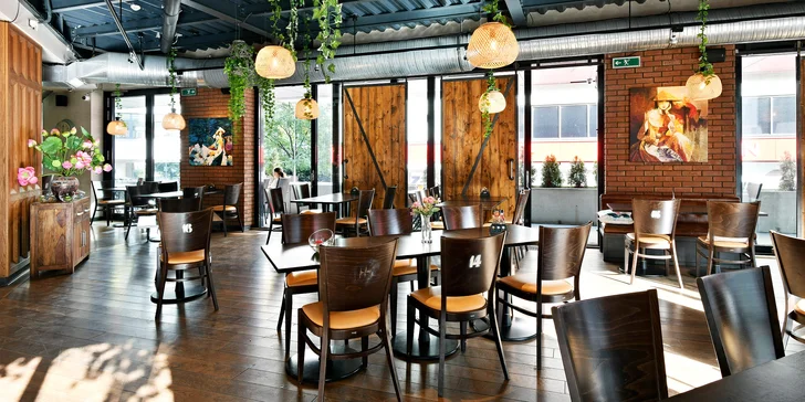 Otevřené vouchery na 300–1500 Kč na cokoli v asijské restauraci Miss Hanoi