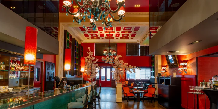 Káva, čaj nebo čokoláda podle výběru a dezert v Siddharta Café