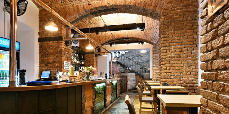 Otevřené vouchery na cokoli v česko-ukrajinské restauraci: varenyky, burger i žebra