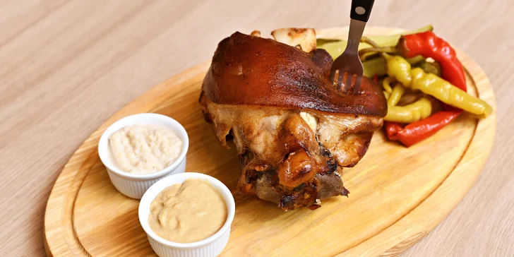 Otevřené vouchery na cokoli v česko-ukrajinské restauraci: varenyky, burger i žebra