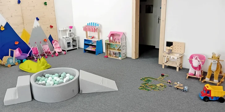 Sensory play: herna o 10-15 stanovištích s aktivitami pro rozvoj jemné motoriky, 1-5 vstupů