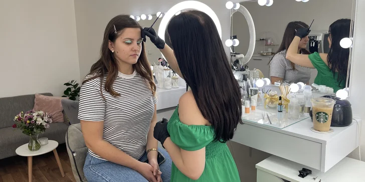 Laminace obočí a lash lifting řas včetně barvení a výživy v centru Prahy