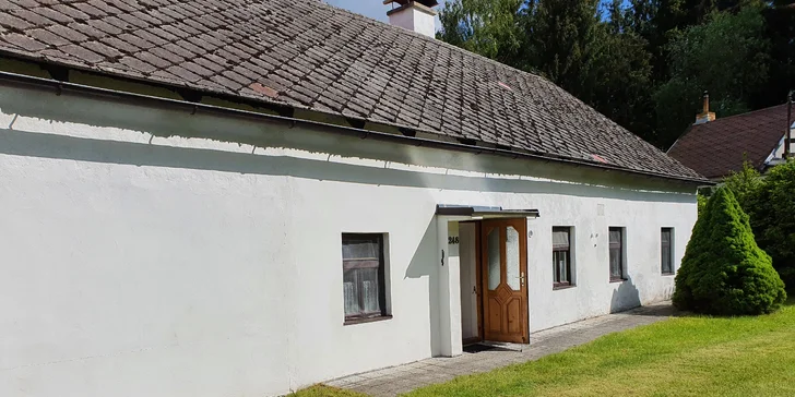 Chalupa na polosamotě jen 6 km od NP Šumava: až pro 5 osob, blízko cyklostezky a řeky Otavy